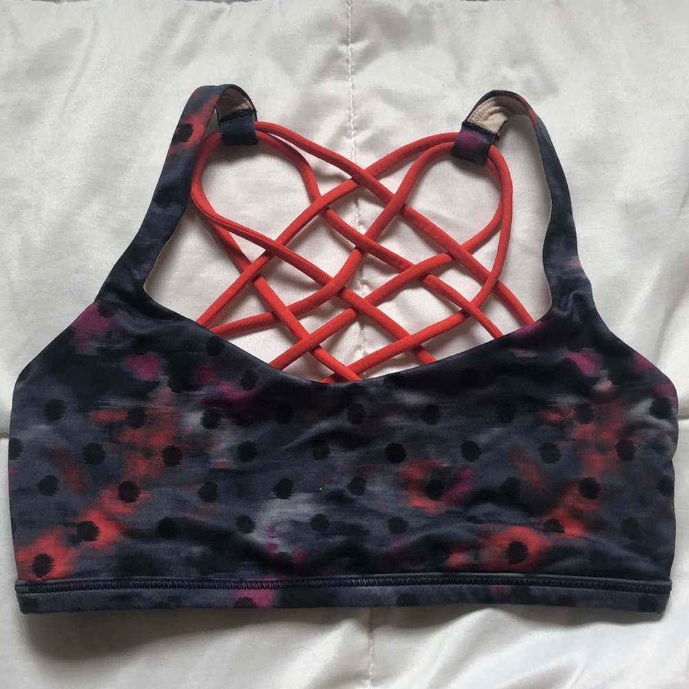 Navy polka dot Lulu lemon sports bra!